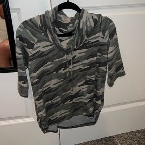 Camo 1/4 sleeve shirt
